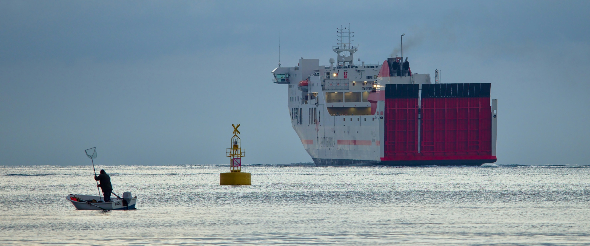 Ferry para viajar a Marruecos desde España.