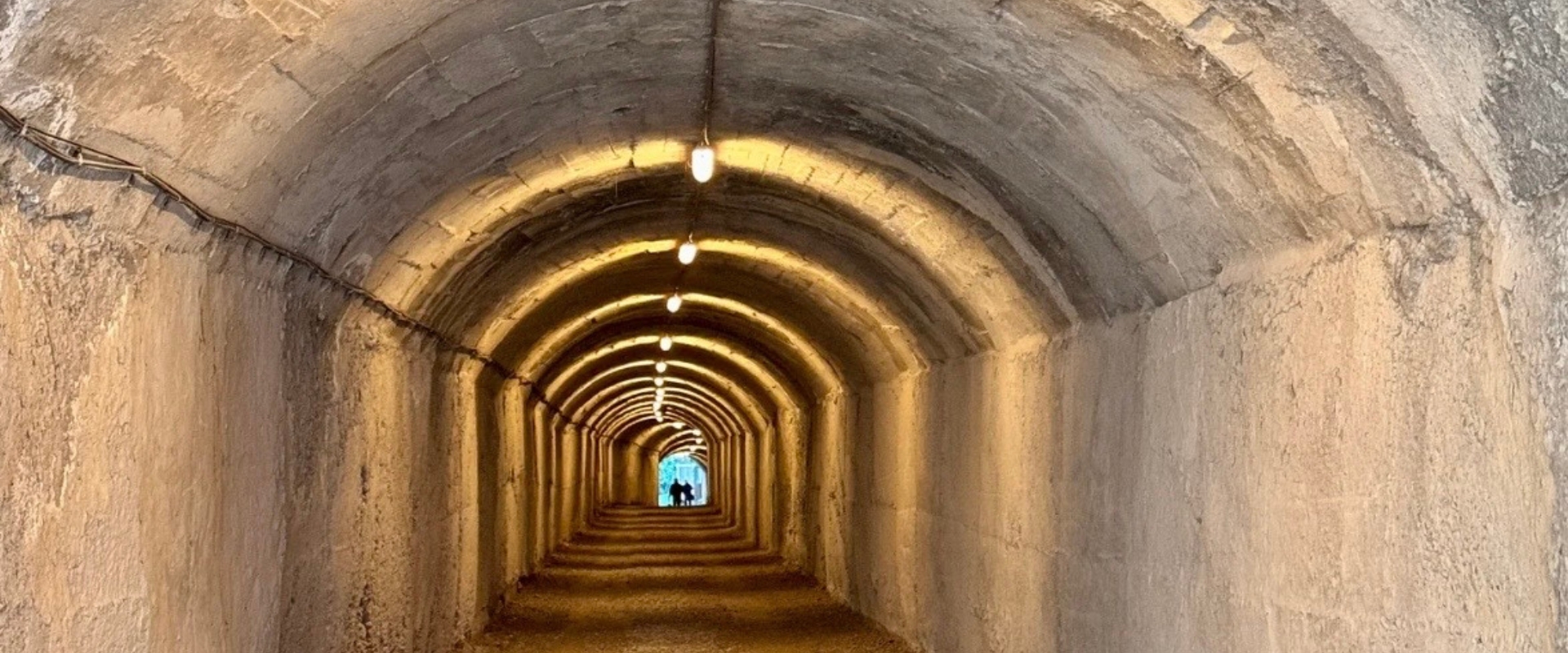 Túnel de búnker en Tirana, Albania